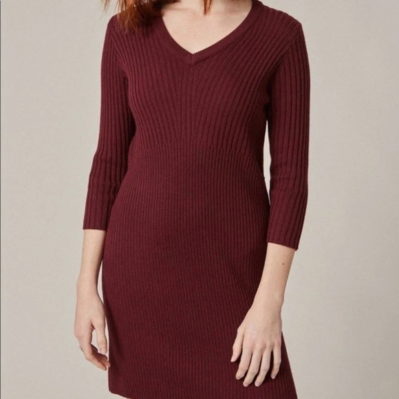AMOUR VERT Mila Sweater Dress - Picture 1 of 12